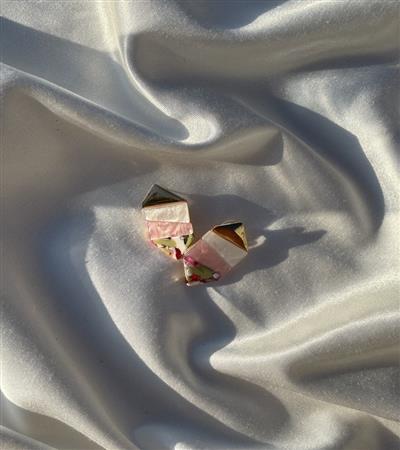 GEOMETRİK KÜPE PEMBE